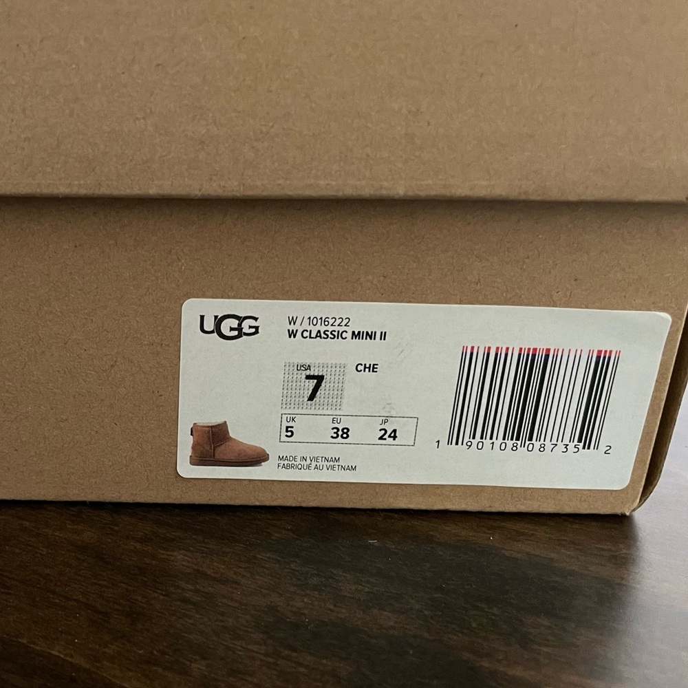 UGG Women’s Classic Mini II Boot in Chestnut - Picture 5 of 12